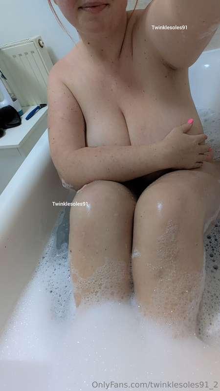 Bath time is always a fun time 🛀🏼🛀🏼