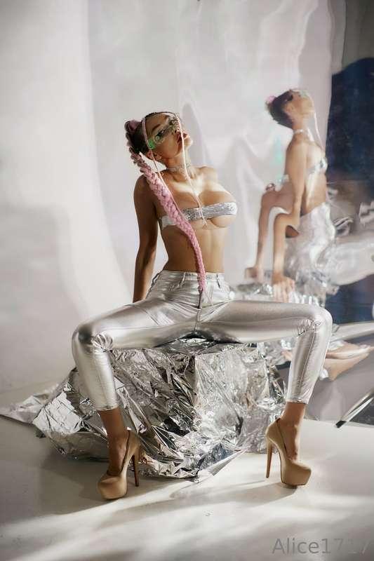 alice1717 main image