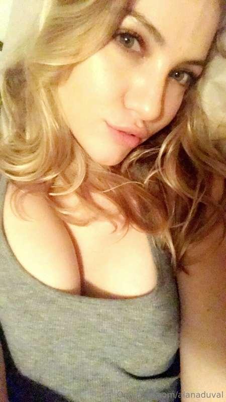 low quality selfie high quality girl 😘