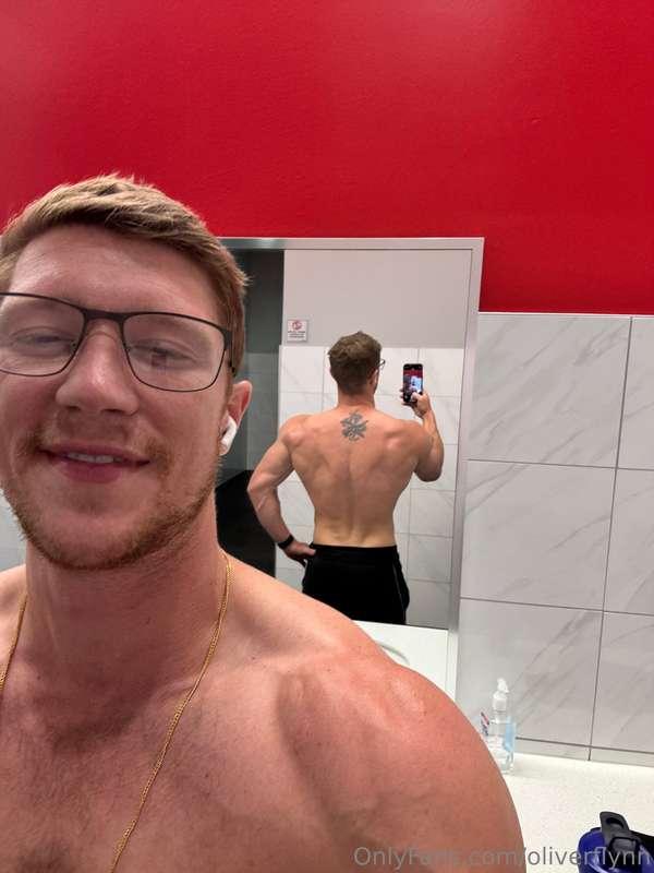 guess what I’m wearing under this 👀