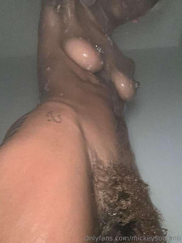 😈
