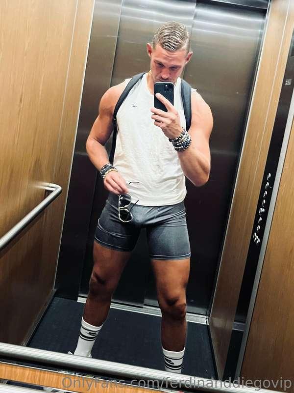 Cant hide my big 🍆 in this Levy’s underwear! 😏