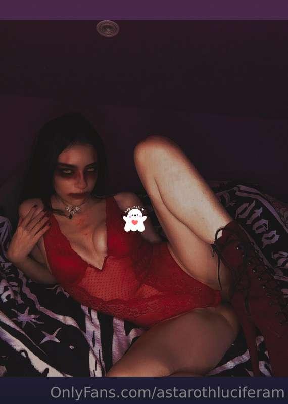 Special HALLOWEEN video for you honey!! 🔥🔥
BIG dildo masturb..