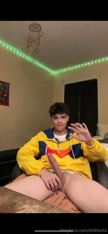 tasting my own cum 😏💦 🤘🏻