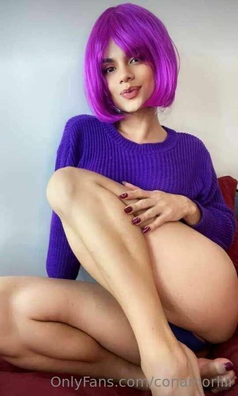 Available to chat, honey 🫦🔥