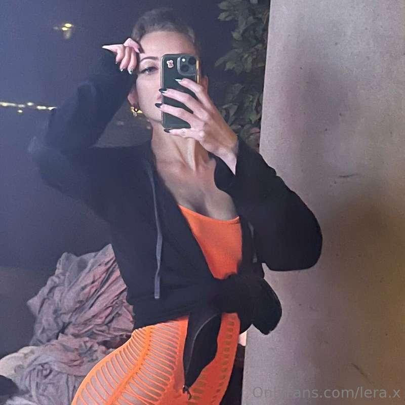 Less is more 🍑🧡