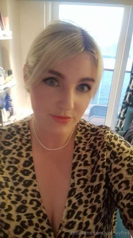 Would you take me out? 💋