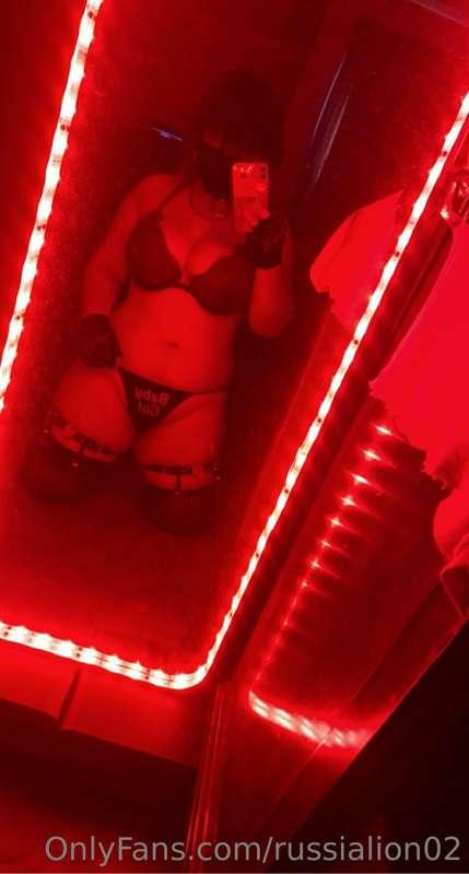 Wanna see more? Slide into my DM’s baby