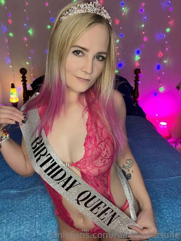 🥳🎉💗It’s My Birthday!💗🎉🥳 I’d really love to be able to get my..