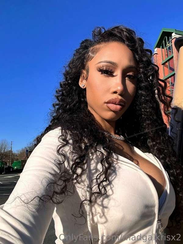 good morning babez.... say it back or else...