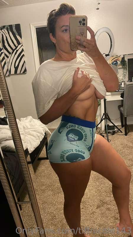 Horny girls do it better 💪🏻