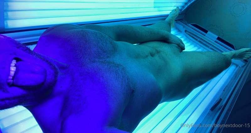 Anybody else always wanted to get head in a tanning bed?