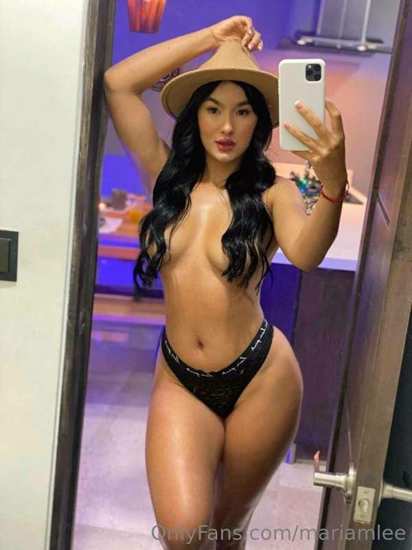 Your favourite girl is available now! haha 😘 DM me if u wann..