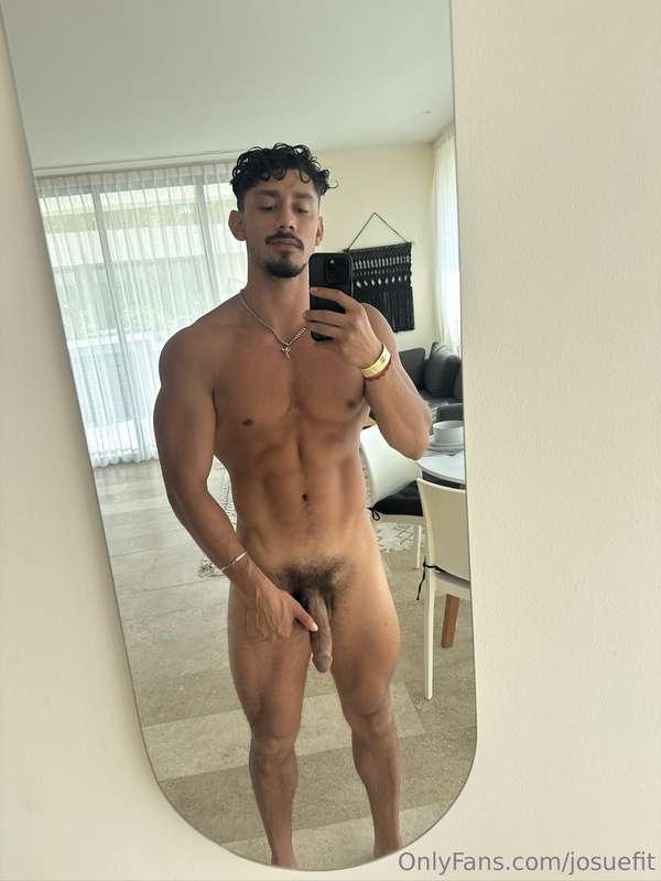 Shit’s throbbing right now. Wyd? 🍆💦