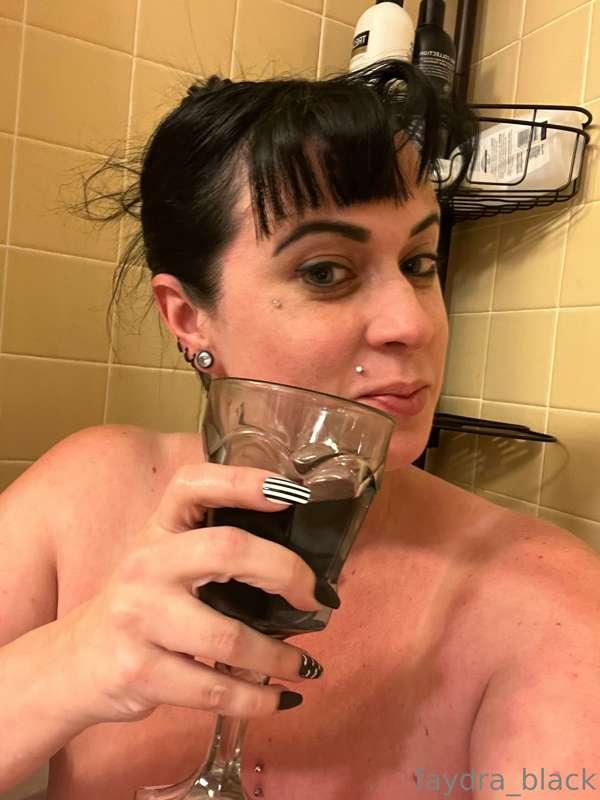 Just some random unedited bath photos 🖤🖤🖤
