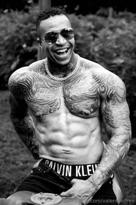 Does anyone else get the urge to trace tattoos with their to..