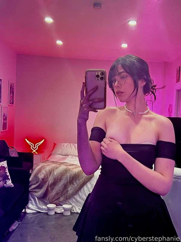 let me set the scene:
it’s date night. we just got back home. now it’s time for me to slowly strip tease 4 u.
it’s fun for me ;)
includes 7 naughty pics of your anime gf (little nip slip, hand bra, and panty flash! &gt;.&lt;) and a video where I take off my underwear with my dress still on and I very boldly tease you by turning around, shaking my booty, lifting my legs and my dress up slightly (pantiless!).