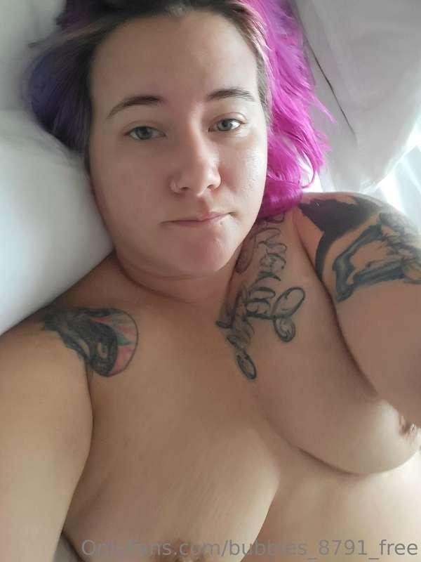 Sleepy girl needs her tits played with 😜 how would you wake ..