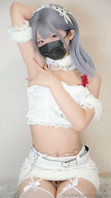 cervix play💕💕White cosplay with a vintage Showa idol vibe💖Ab..