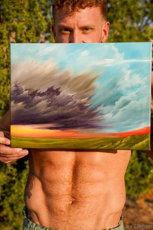 Strong strokes on canvas, stronger lines on my abs 👊🔥