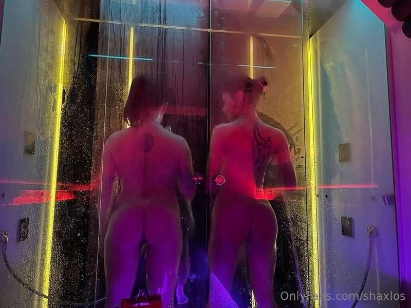Sub to this hot stripper Kayla for more hot pics of her fat ..