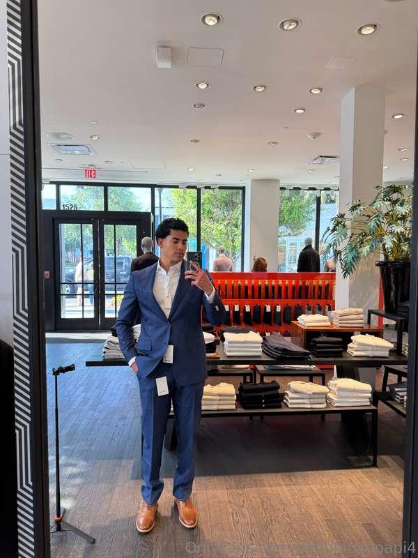 meet me in the lobby 