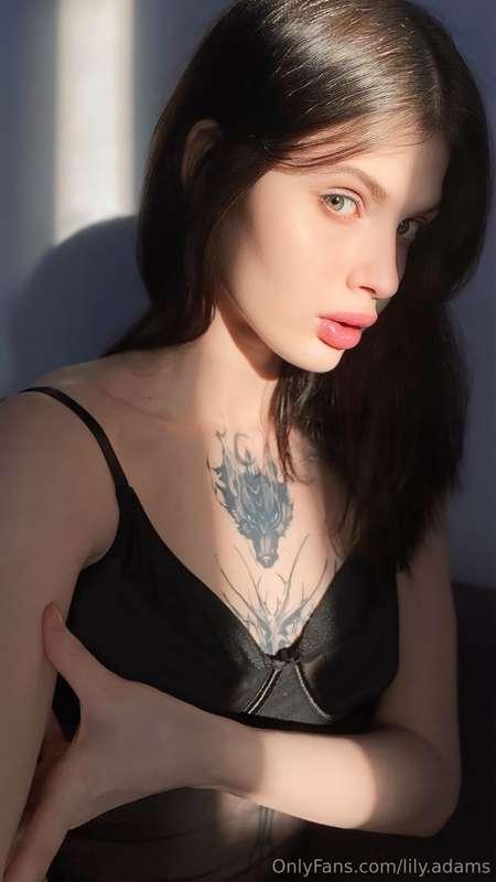 warming myself in the warm sunshine❤