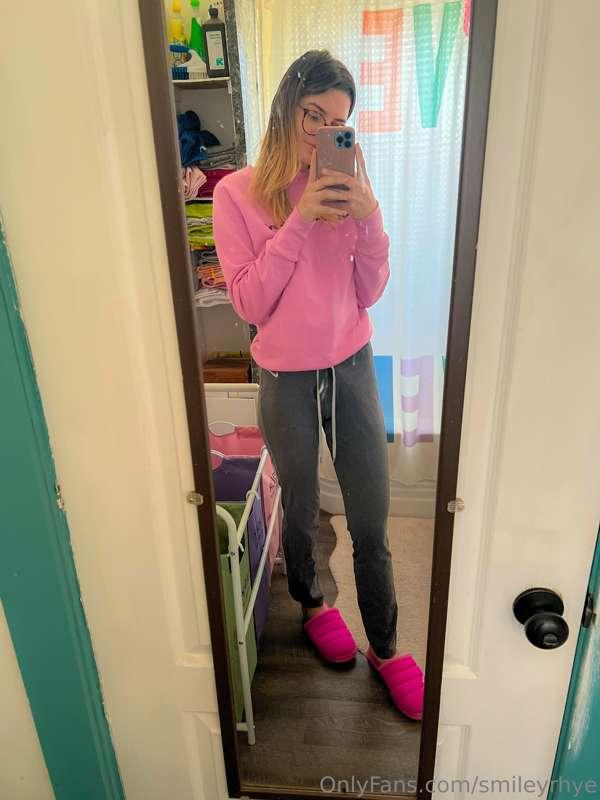 ✨Daddy’s Bad Slut✨
So sorry I’ve been gone so long daddy
Let..