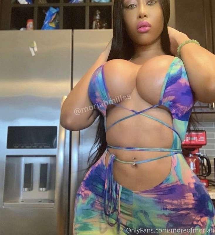 Front or Back? 😏🥰🌹
