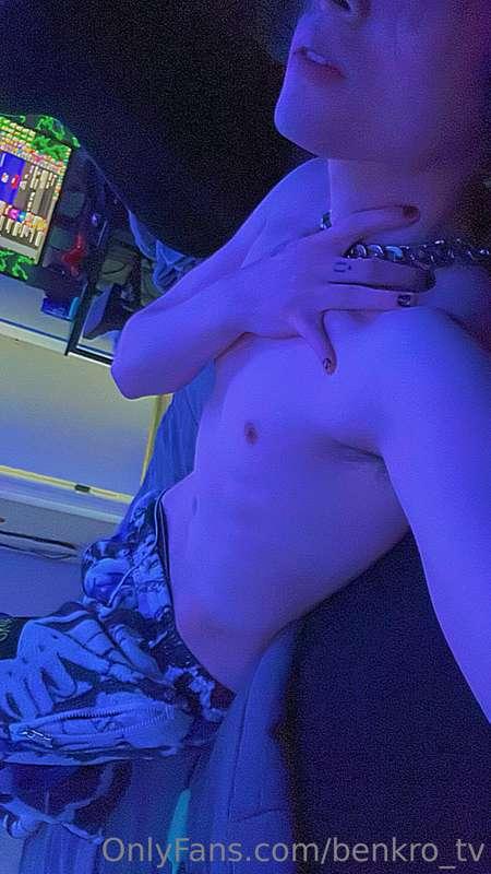 Cum lay down with me? :)