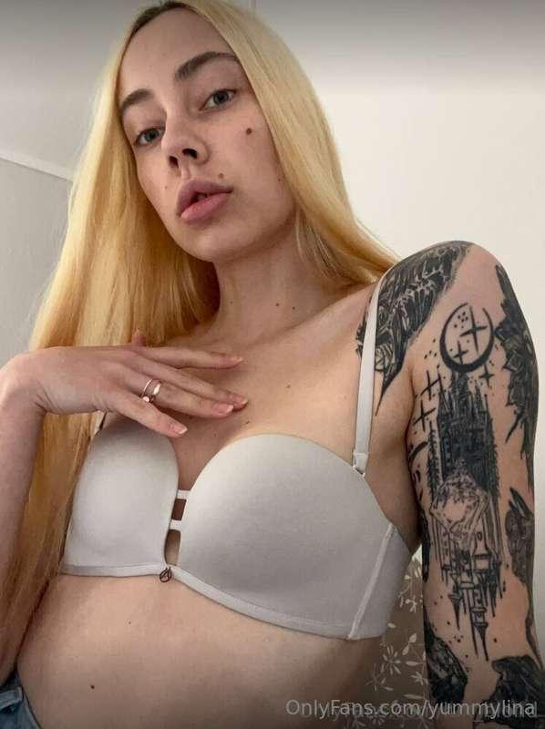 😍😍 Hot blonde @lux_blond 💥 is bored right now, 😒 if you mana..
