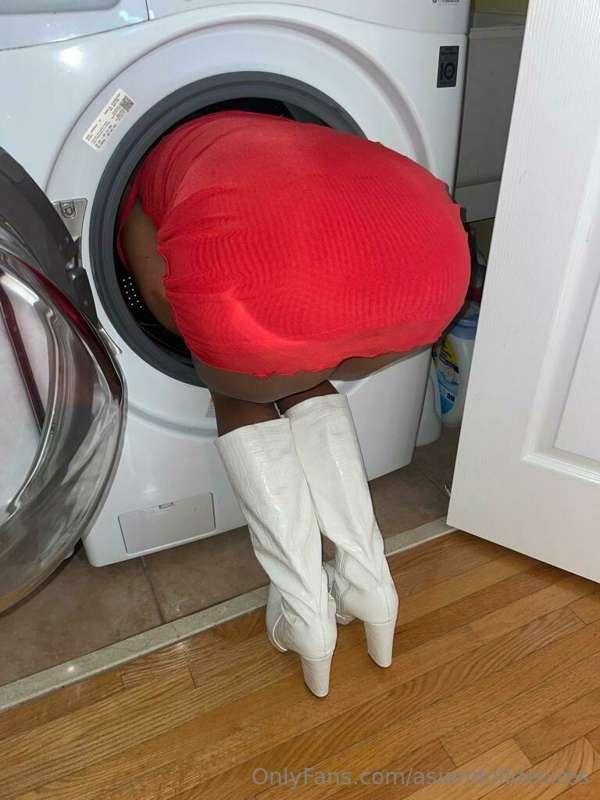 oh god!!! im stuck in the washing machine 😢😉💦 what would you..