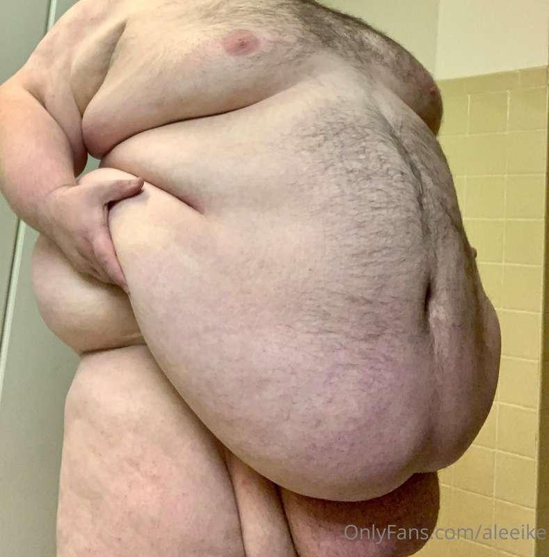 Happy Friday, I’ve got my hands full. 😜