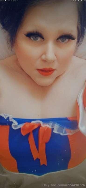 I'm offering girlfriend experience baby just pop me a messag..