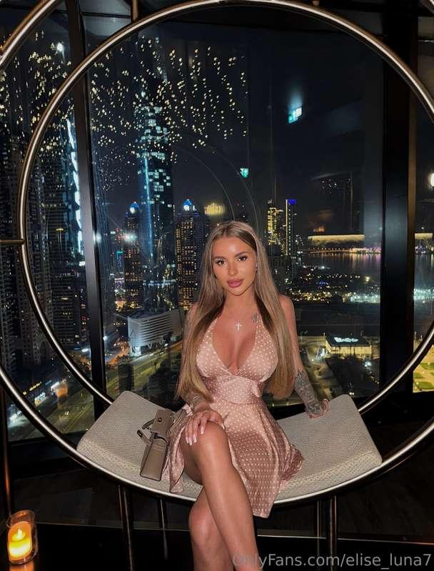 elise_luna7 image #0