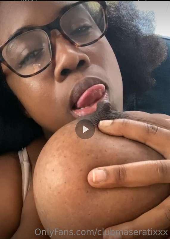 I can't reach my nipples baby .. Mind helping me ? 🥵