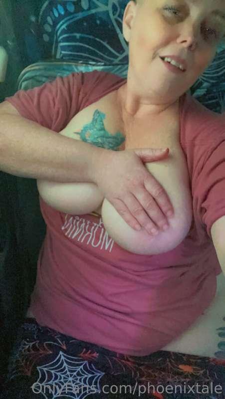 Happy Titty Tuesday!! *Did you know I have a VIP page?* @pho..