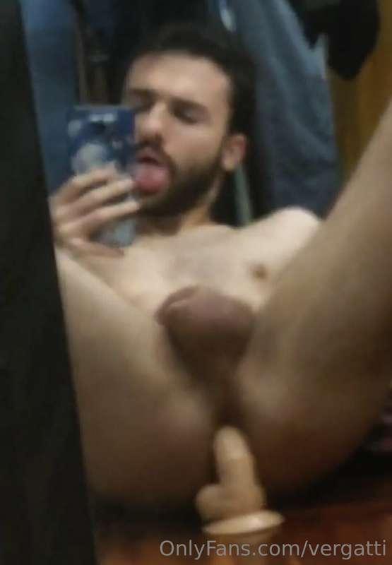 Habra video mañana, jugando con el dildo y corriendome