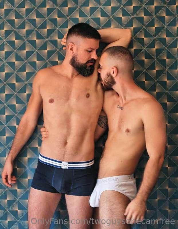 Do you want to play with my armpits? 😈 
Subscribe to our unc..
