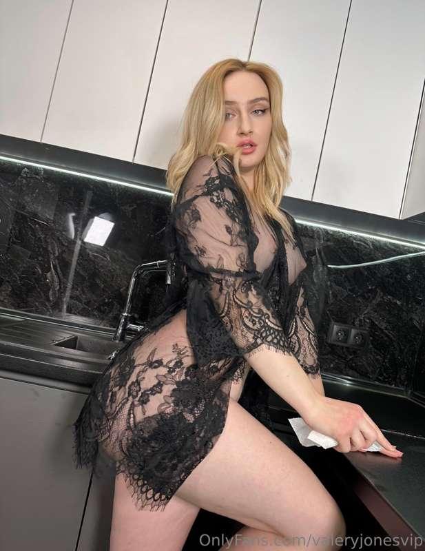 Dirty housewife is waiting for you to play with me 😋💘