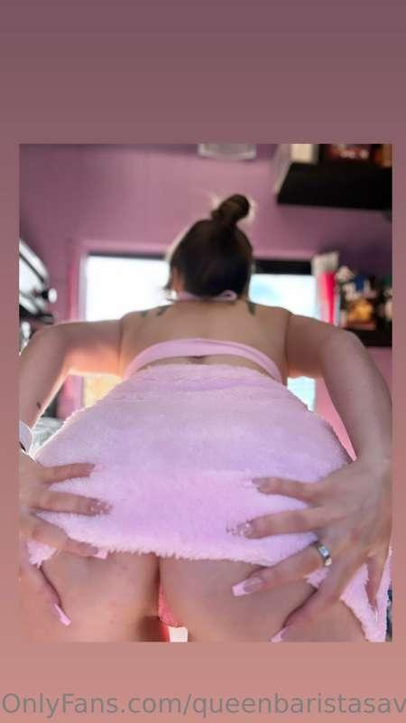 Pretty in pink 💕💕💕 swipe! Swipe! Swipe! 🔥🔥🔥
