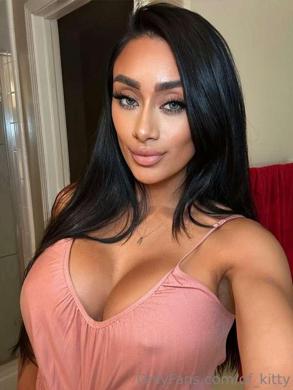 Solo missionary in my lil pink dress. Pussy is super creamy ..