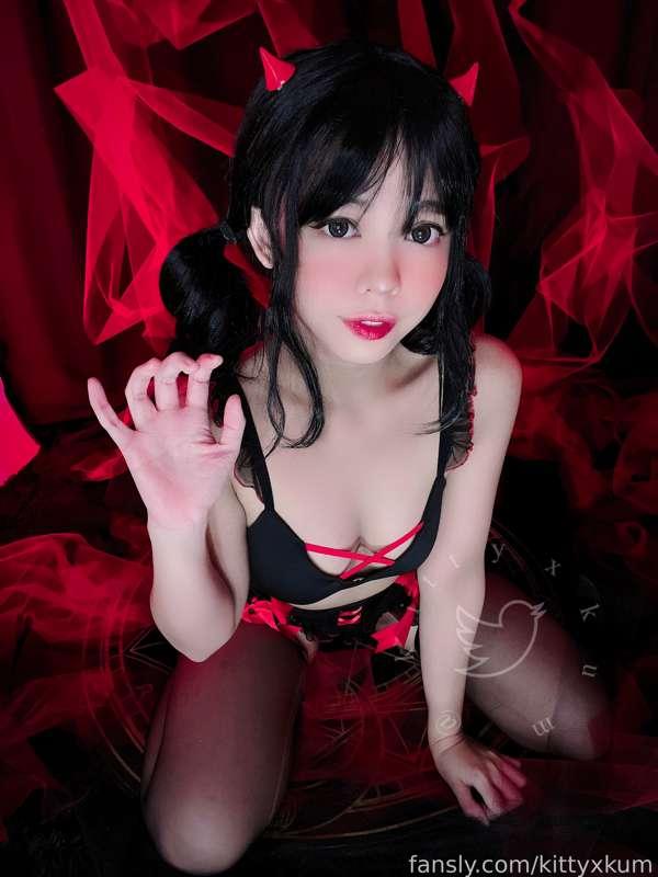 This little Succubus is coming to visit you in your dreams ❤️❤️
Don’t be afraid. She has a very special way of introducing herself ;)

tags: halloween, succubus, garters, mesh, thigh highs, stockings, horns, ahegao, tongue, spreading, doggy pov, low angles, close-ups
