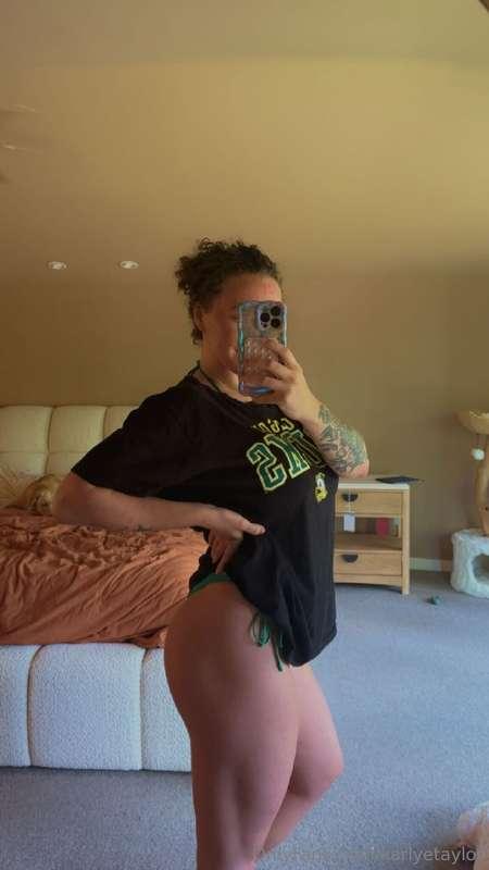 too damn hot outside to be wearing pants 😈