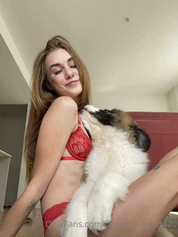 My puppy loves to get in the middle of my shoots 🤣