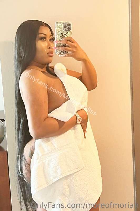 Tell me baby? Pic 1 or pic 2?