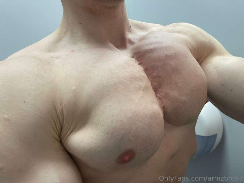 armzbro97 image #0