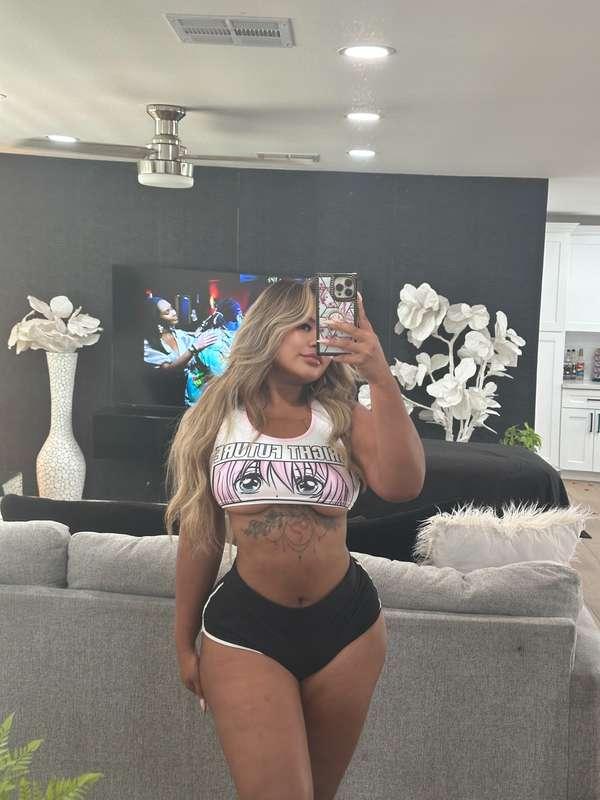 I can’t stop fucking my pussy OMG 🙈 I’m literally so horny a..