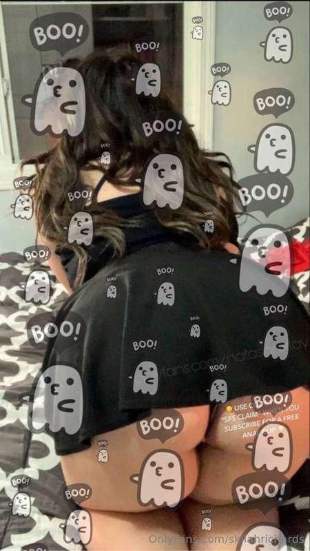 Angel wings are SO last season, cum see how Natasha earned h..