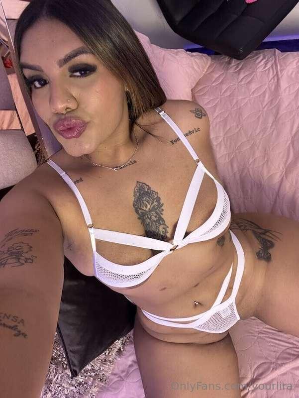 Soft lips. Dirty thoughts 😈